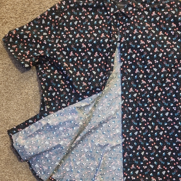 No Boundaries Black and Red Casual Button Down Shirt - Picture 3 of 3